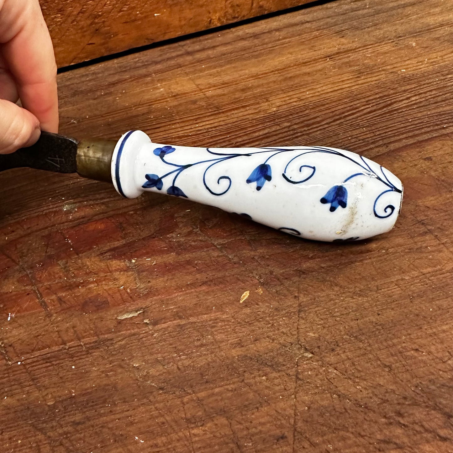 Rare Blue Onion Metal Grain Scoop with Ceramic Handle 1104